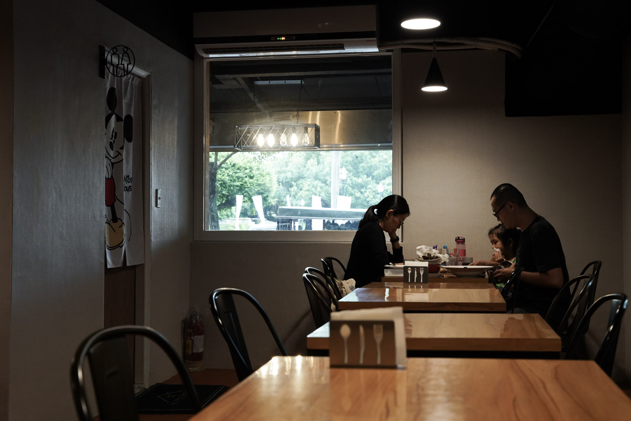 In My Home 義式小餐館用餐體驗非常好，餐點好吃，用料實在沒話說，燈光氣氛佈置讓人心情放鬆，整體環境舒適，很適合當作假日親子餐廳選擇，開車來的話對面仁愛公園剛好有停車場，非常好停車。