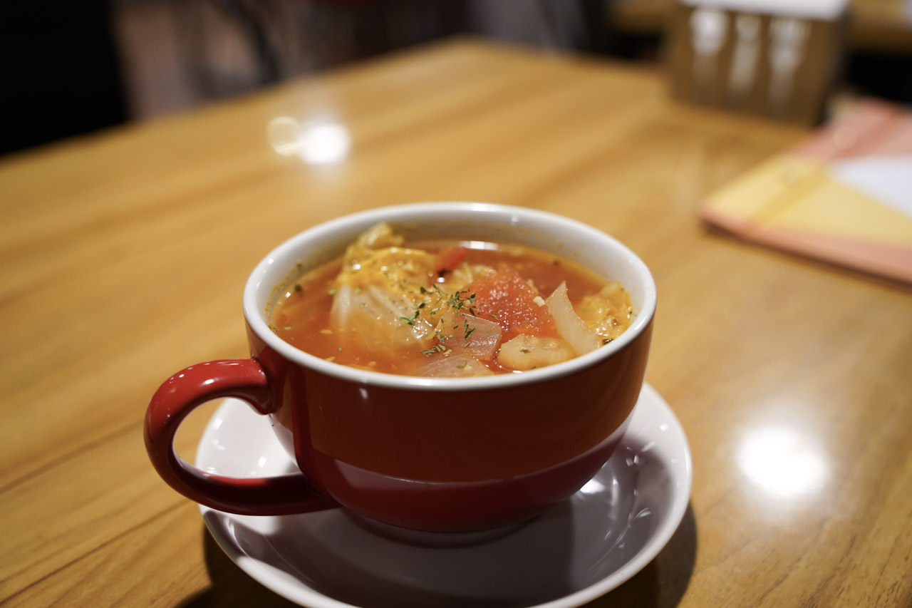 In My Home 義式小餐館用餐體驗非常好，餐點好吃，用料實在沒話說，燈光氣氛佈置讓人心情放鬆，整體環境舒適，很適合當作假日親子餐廳選擇，開車來的話對面仁愛公園剛好有停車場，非常好停車。