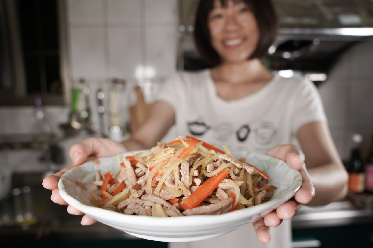 最近發現 樂煮 Let's Cook，有提供生鮮食材箱訂購服務，輕鬆完成樂煮餐，肚子的五臟廟要顧好顧滿，現在多了一項解決方案，只要提前訂購就可以在指定時間收到，裡面都是準備好的懶人料理包而且是食材原型，省去採購晚餐食材的時間，健康又安心。