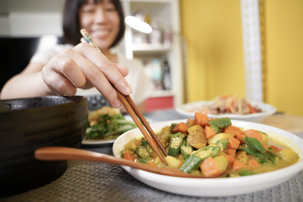 最近發現 樂煮 Let's Cook，有提供生鮮食材箱訂購服務，輕鬆完成樂煮餐，肚子的五臟廟要顧好顧滿，現在多了一項解決方案，只要提前訂購就可以在指定時間收到，裡面都是準備好的懶人料理包而且是食材原型，省去採購晚餐食材的時間，健康又安心。