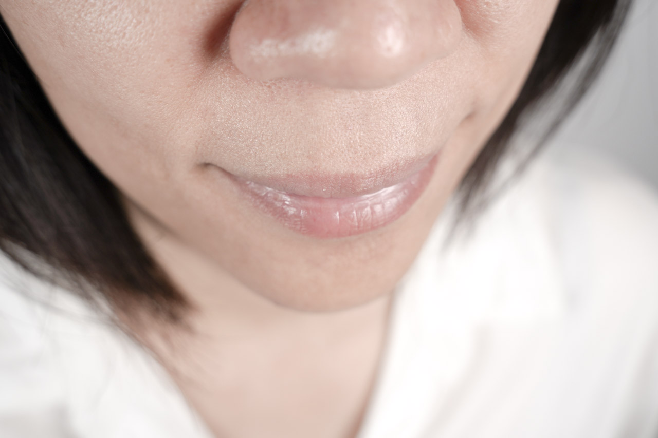 Bonamedusa韓國保養品牌，Lip Wave Delete唇紋護理精華在韓國有"唇紋橡皮擦"及"用塗的豐唇針"的韓國護唇膏美稱，這款韓國護唇膏可以撫平唇紋 + 保濕滋潤 + 豐唇三效合一！