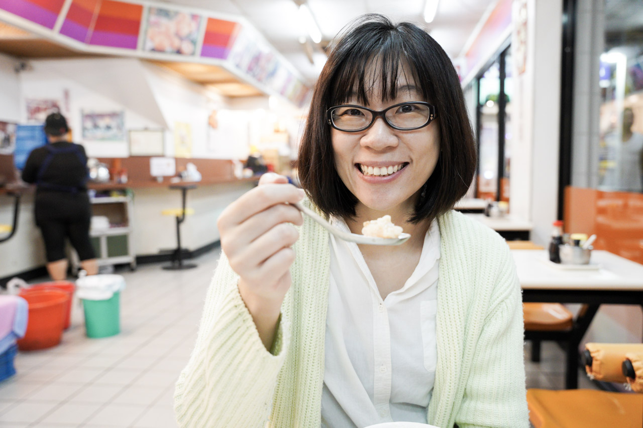 這家原本在大同南路23年的蝦仁羹老店，今天終於來吃了，蝦仁羹本身蠻鮮甜的，是值得推薦的老店「王記蝦仁羹」。