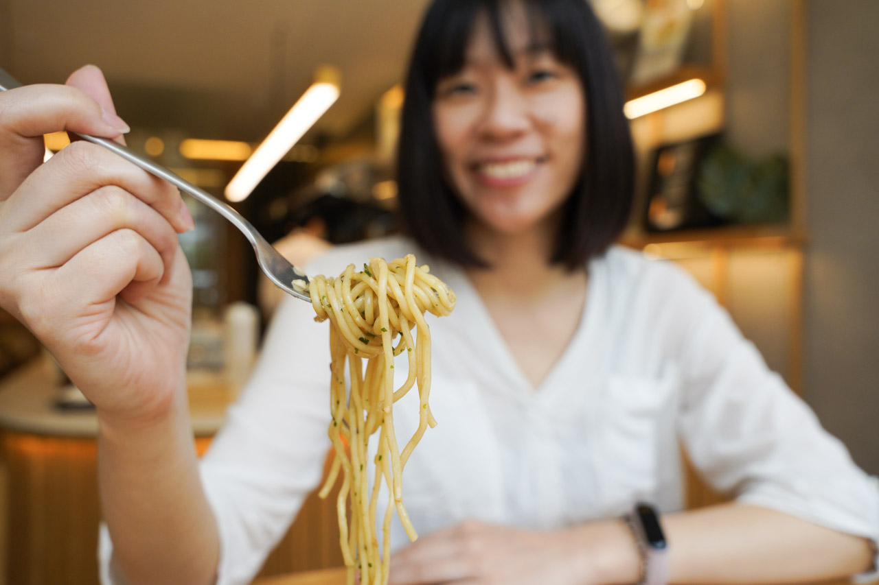 坐落於市民大道旁的康帕斯義麵屋，餐點部分可以感受到老闆的用心與細心，在身為職人堅持之下，各種食材都是嚴格挑選過，以新鮮健康為第一優先。