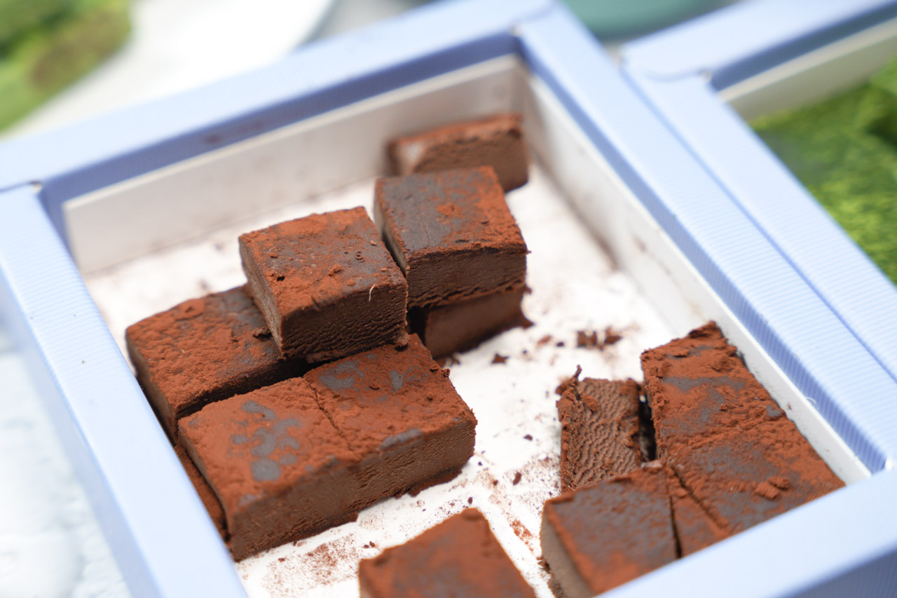 Choco17巧克力曾榮獲國家級新創事業獎肯定的手製巧克力專賣店，老闆非常堅持使用天然食材製作，讓喜愛巧克力的人可以品嚐到純粹的巧克力之美，Choco17巧克力主要產品都強調低卡、無糖。