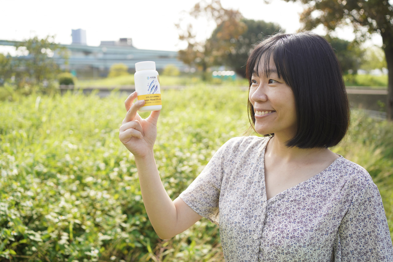 除了生理外也可以保養心理，透過大研生醫EPA 80%快樂魚油軟膠囊，用純淨的品質保養純淨的心靈，北歐百年大廠魚油純粹的國際品質，加上大研生醫堅持最好的 rTG型式 魚油讓身體好吸收。