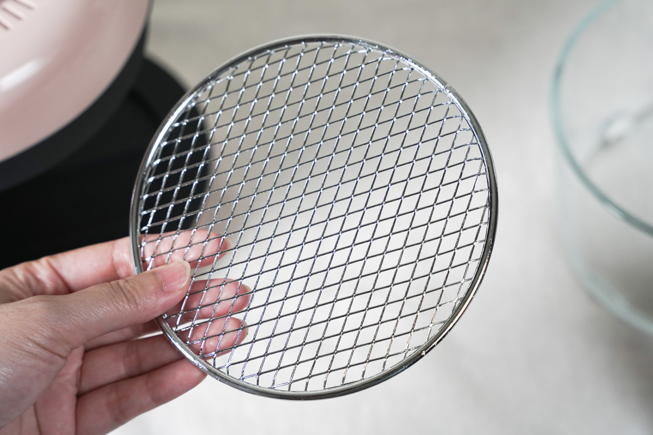 透明氣炸鍋正夯，氣炸料理過程看得見，不用擔心食物變焦黑，Fujitek 富士電通烤烤鍋 FT-AFG01 使用 3D 立體熱氣循環，加熱更快！美味看得見。