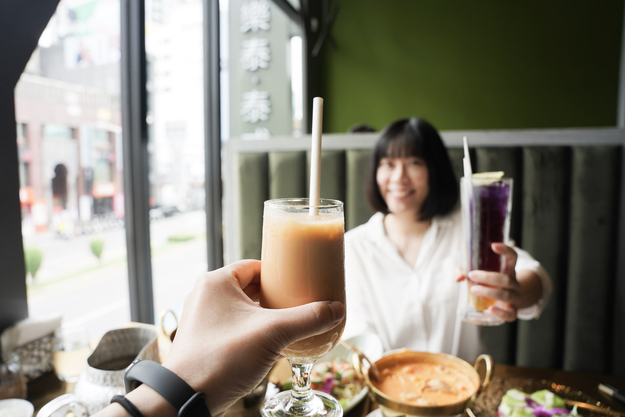 在樂泰 LOVE THAI 泰式餐廳整體用餐環境很舒適，精緻又帶有泰式特色的森林系店裝讓食物更加美味，裡面的服務人員態度親切，用餐感受更是加倍愉悅。