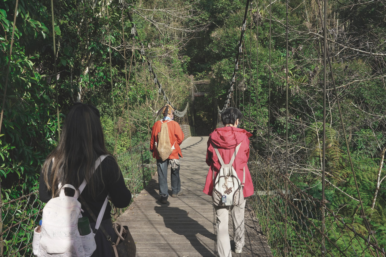 這次嘉義阿里山咖啡莊園之旅，我們在鄒族的樂野部落吃喝玩樂，也吸收到更多咖啡知識，久久沒有拋開工作遠離都市來趟輕旅行，如果大家跟我一樣喜愛咖啡，那推薦利用週末2天1夜的時間安排一趟台灣咖啡莊園知性之旅。