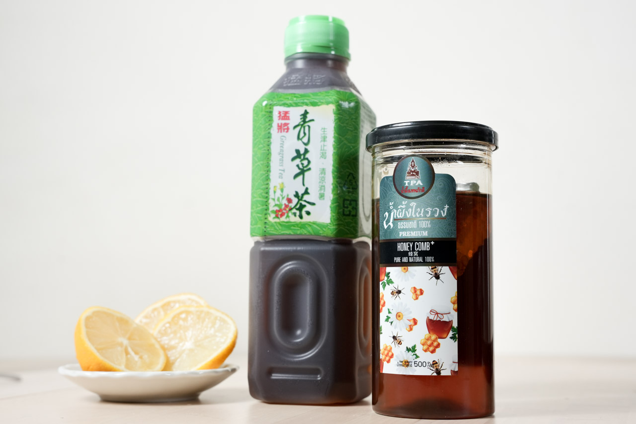 夏天來杯冰涼飲料最過癮！如果你也常常遇到冰塊不夠用、製冰太慢的問題，那這台【KOHZII 康馳 KIM1510 全自動製冰機】絕對是你的理想解方。一鍵啟動、6 分鐘快速出冰，每天最高可製冰15公斤，小巧機身還搭配自動清洗功能，家用、露營、派對都超方便。這篇文章就帶你實測開箱，看看它到底有多好用！